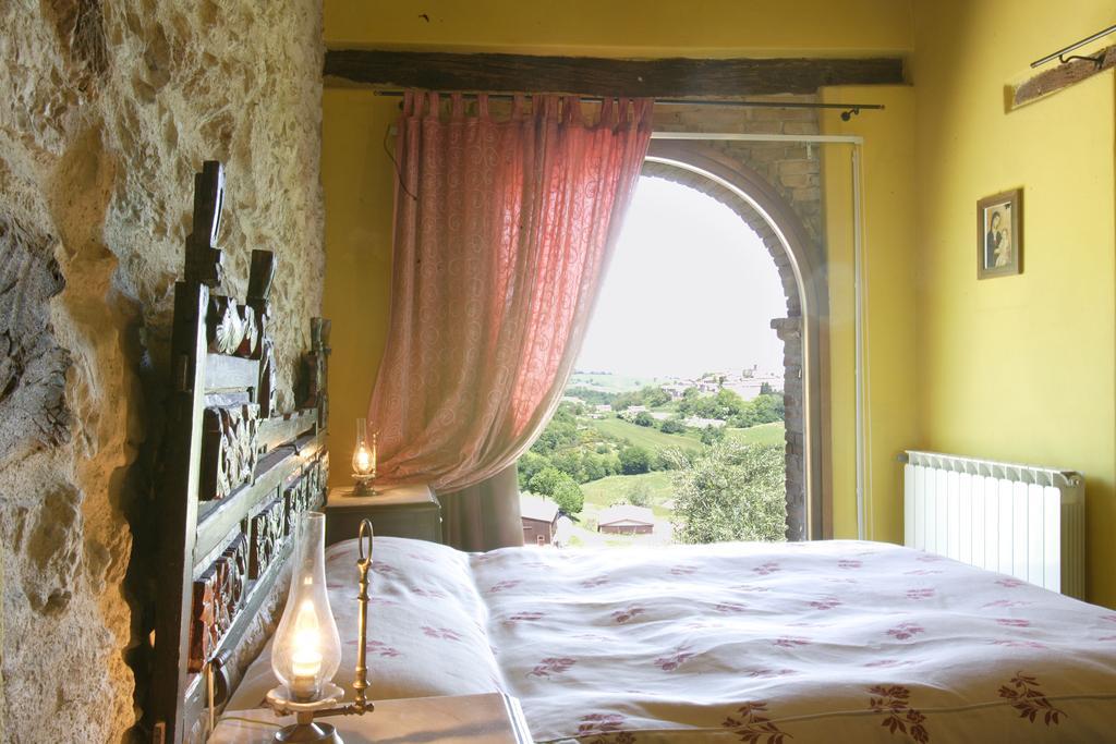 Il Giardino Degli Ulivi Villa Castelraimondo Luaran gambar