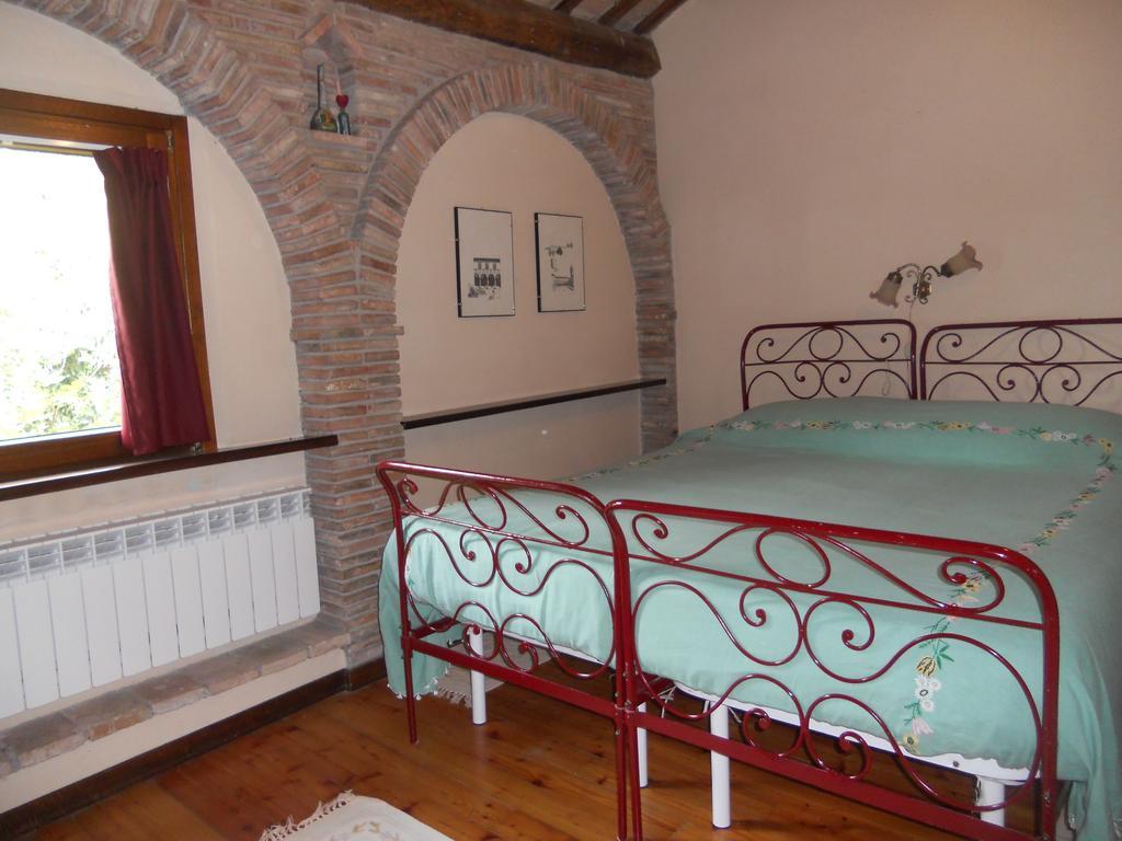 Il Giardino Degli Ulivi Villa Castelraimondo Bilik gambar
