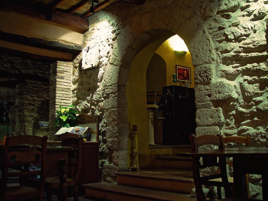 Il Giardino Degli Ulivi Villa Castelraimondo Luaran gambar